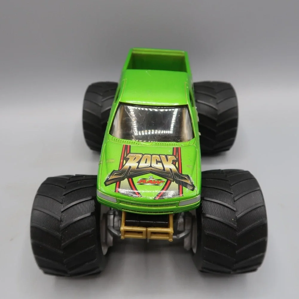 Hot Wheels‎ Monster Jam Truck WWE Raw The Rock 1:24 Lime Green Toy